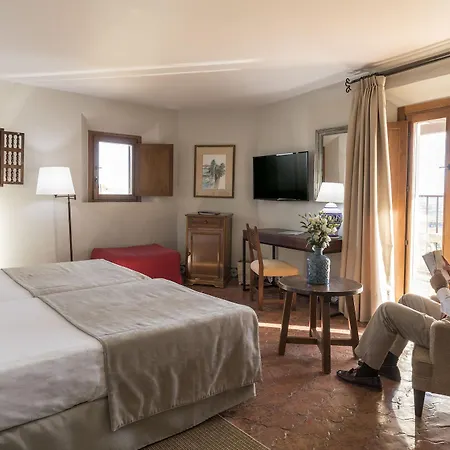 Hotel De 4*