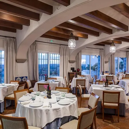 Hotel De 4*